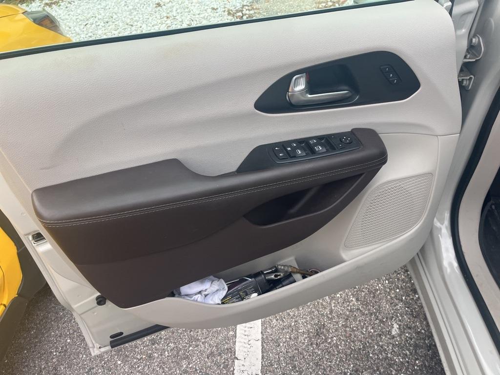 used 2020 Chrysler Pacifica car, priced at $16,999