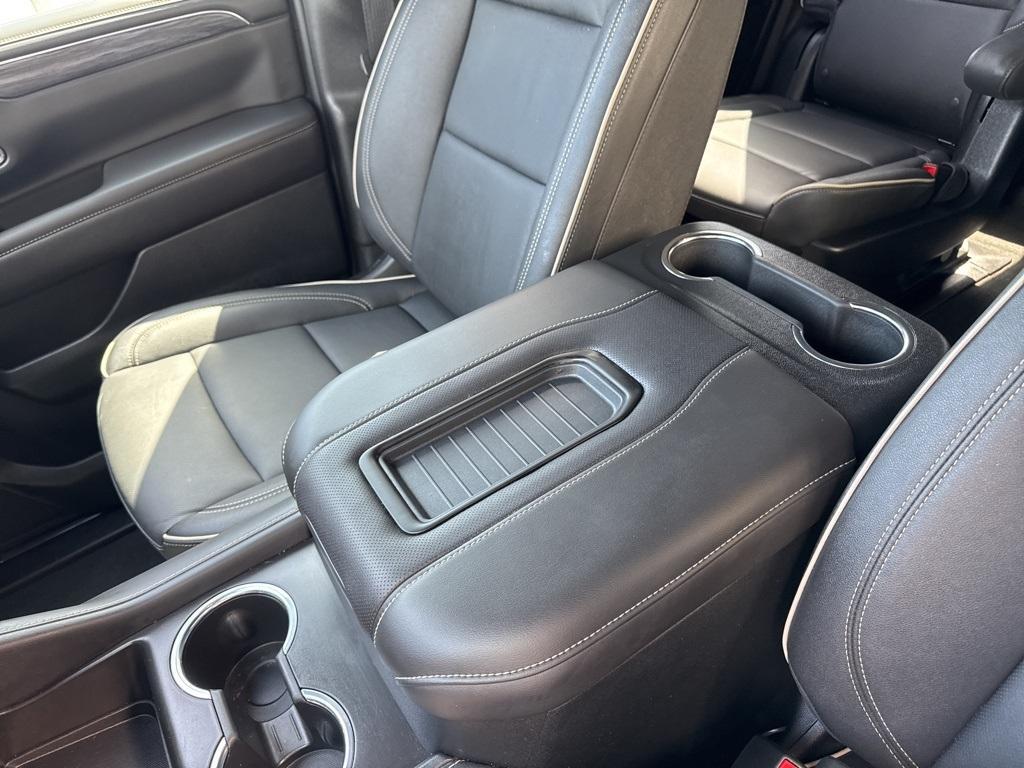 used 2024 GMC Yukon car, priced at $64,899