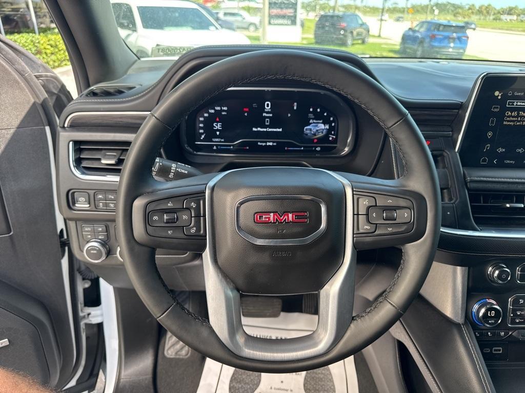 used 2024 GMC Yukon car, priced at $64,899