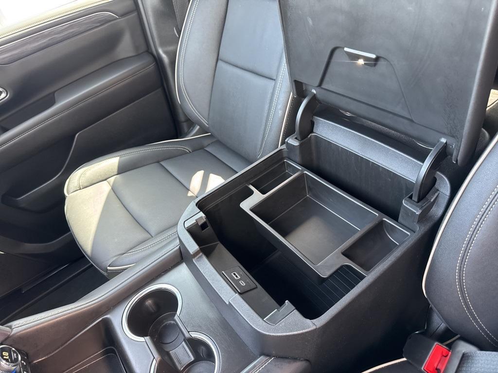 used 2024 GMC Yukon car, priced at $64,899