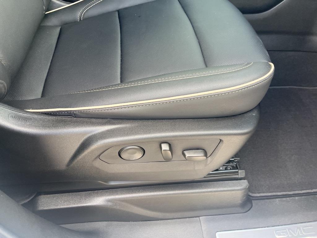 used 2024 GMC Yukon car, priced at $64,999