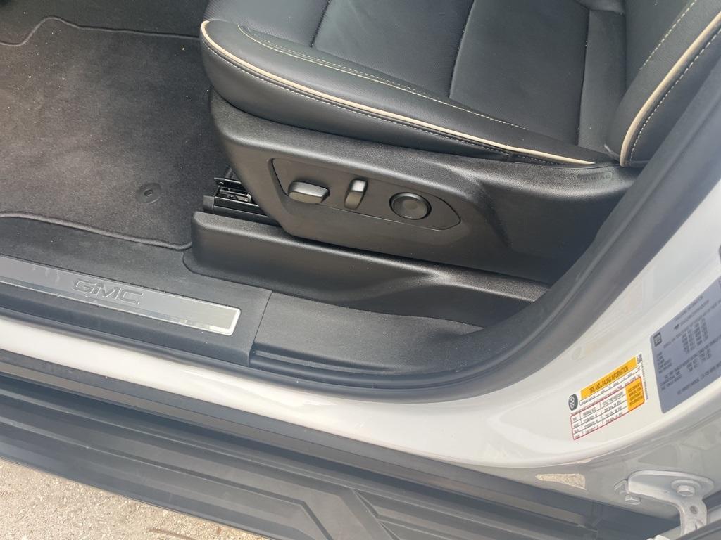 used 2024 GMC Yukon car, priced at $64,999