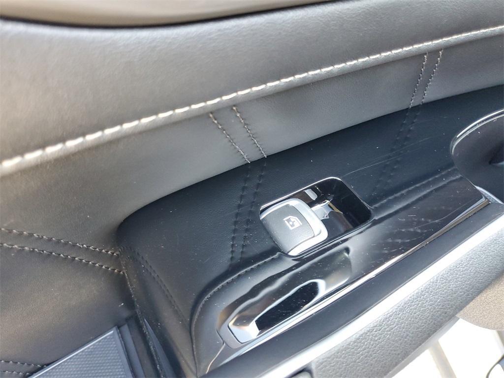 used 2022 Kia Sorento car, priced at $24,899