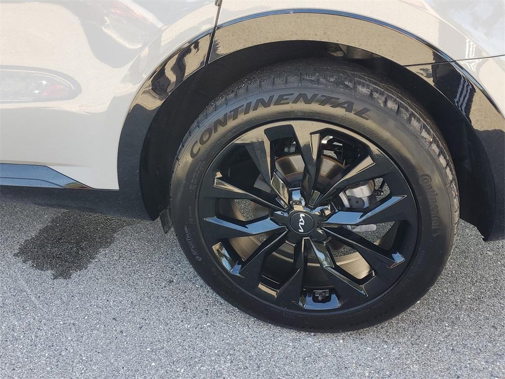 used 2022 Kia Sorento car, priced at $24,899