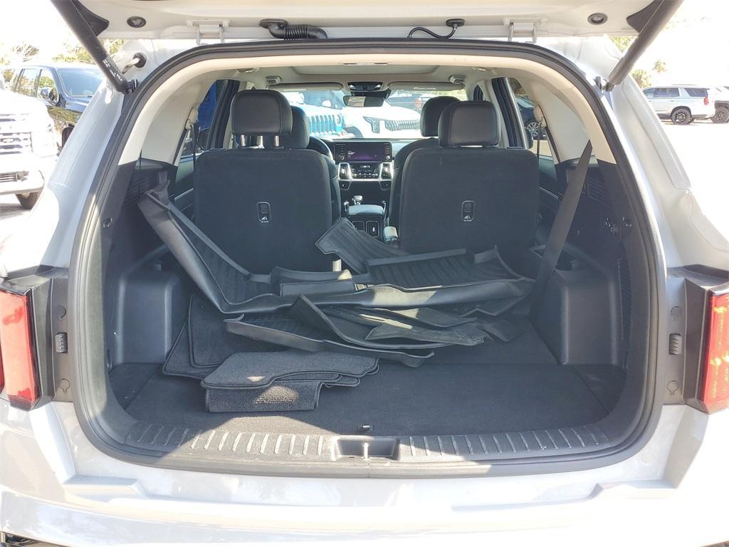 used 2022 Kia Sorento car, priced at $24,899