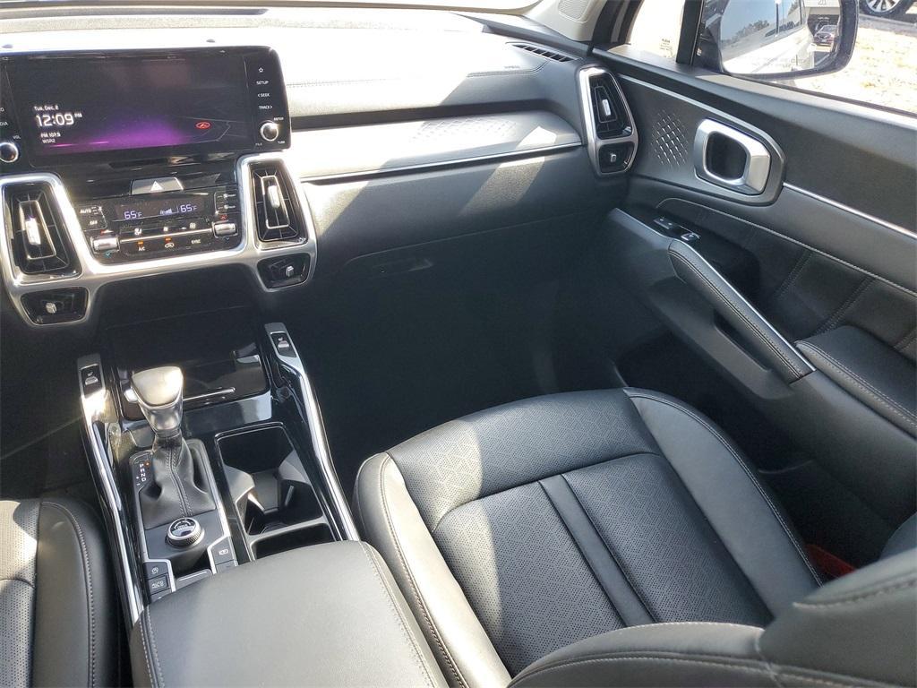 used 2022 Kia Sorento car, priced at $24,899