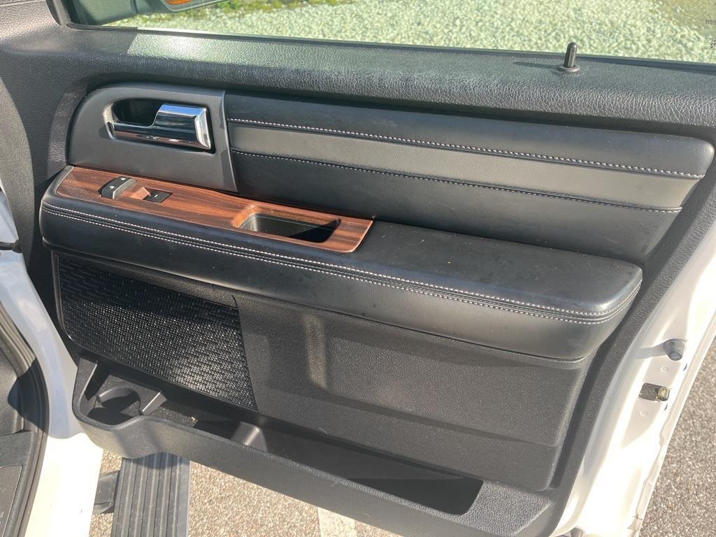 used 2017 Ford Expedition car
