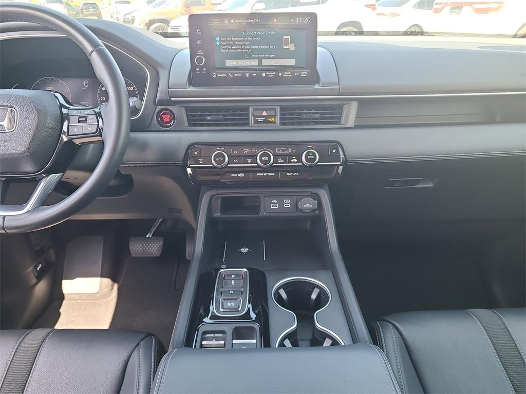 used 2023 Honda Pilot car, priced at $37,899