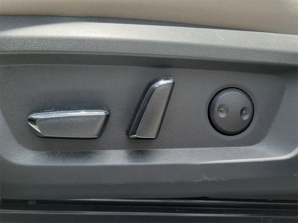 used 2023 Nissan Rogue car, priced at $21,999