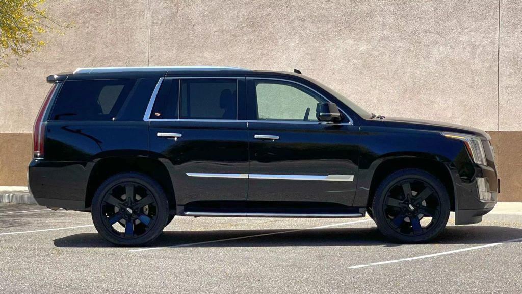 used 2020 Cadillac Escalade car, priced at $37,990