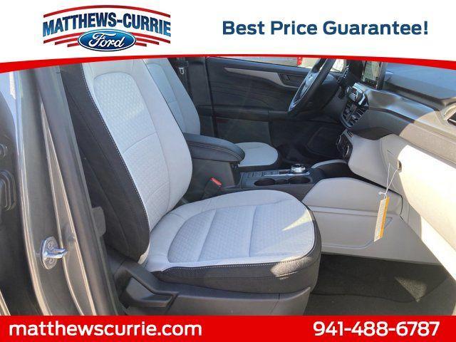 new 2025 Ford Escape car, priced at $25,995