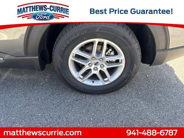 new 2025 Ford Explorer car, priced at $39,995