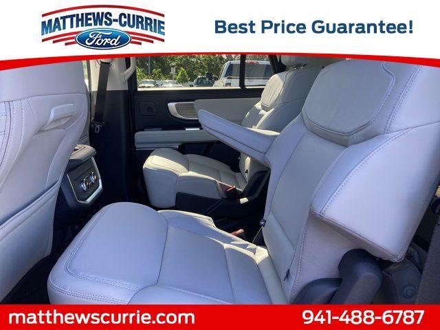 new 2025 Ford Expedition car, priced at $77,040