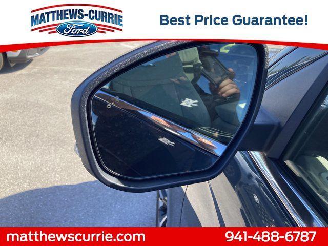new 2025 Ford Expedition car, priced at $77,040