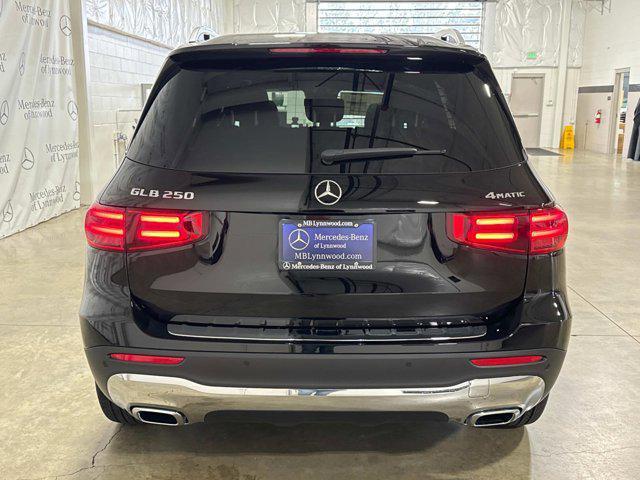 new 2025 Mercedes-Benz GLB 250 car, priced at $52,295