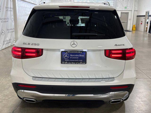 new 2025 Mercedes-Benz GLB 250 car, priced at $55,050