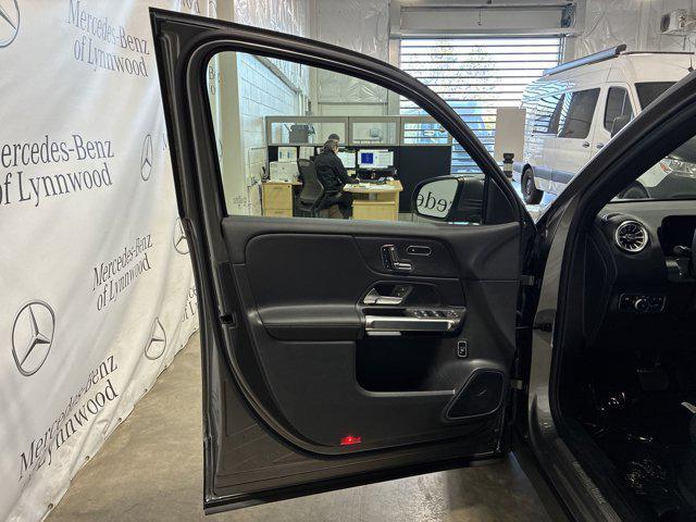 new 2025 Mercedes-Benz GLB 250 car, priced at $53,830