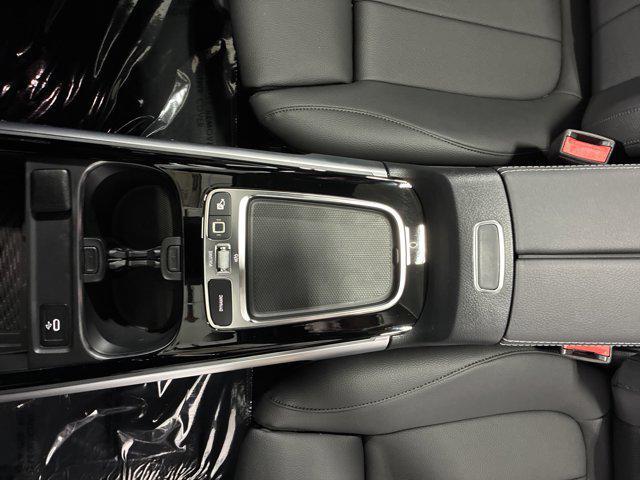 new 2025 Mercedes-Benz GLB 250 car, priced at $53,830