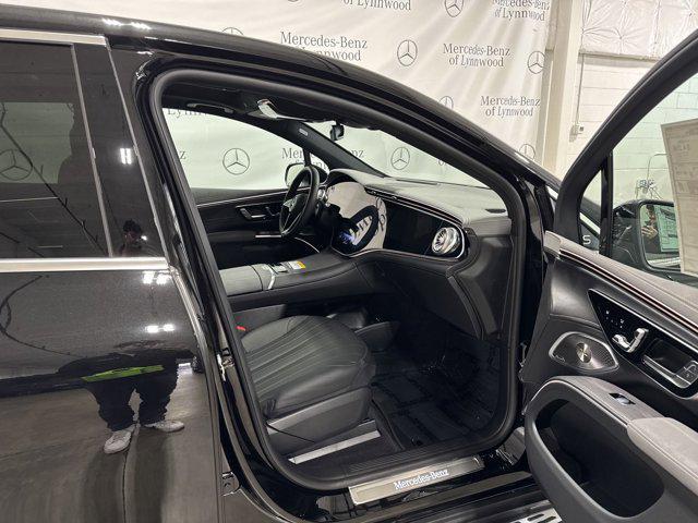 new 2025 Mercedes-Benz EQS 450 car, priced at $115,685