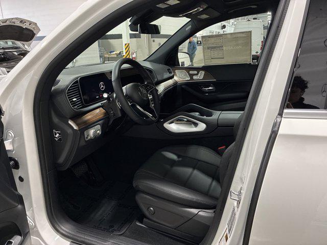 new 2025 Mercedes-Benz GLS 450 car, priced at $92,240