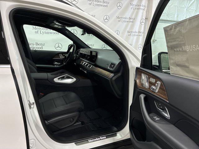 new 2025 Mercedes-Benz GLS 450 car, priced at $92,240