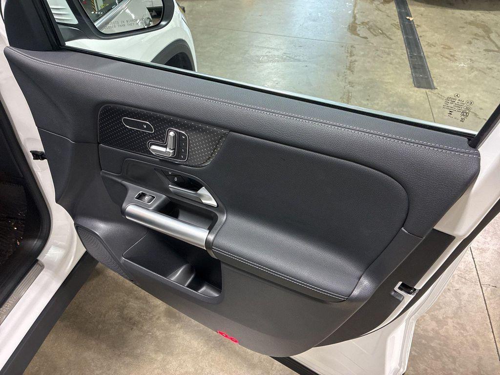 used 2025 Mercedes-Benz GLA 250 car, priced at $40,995