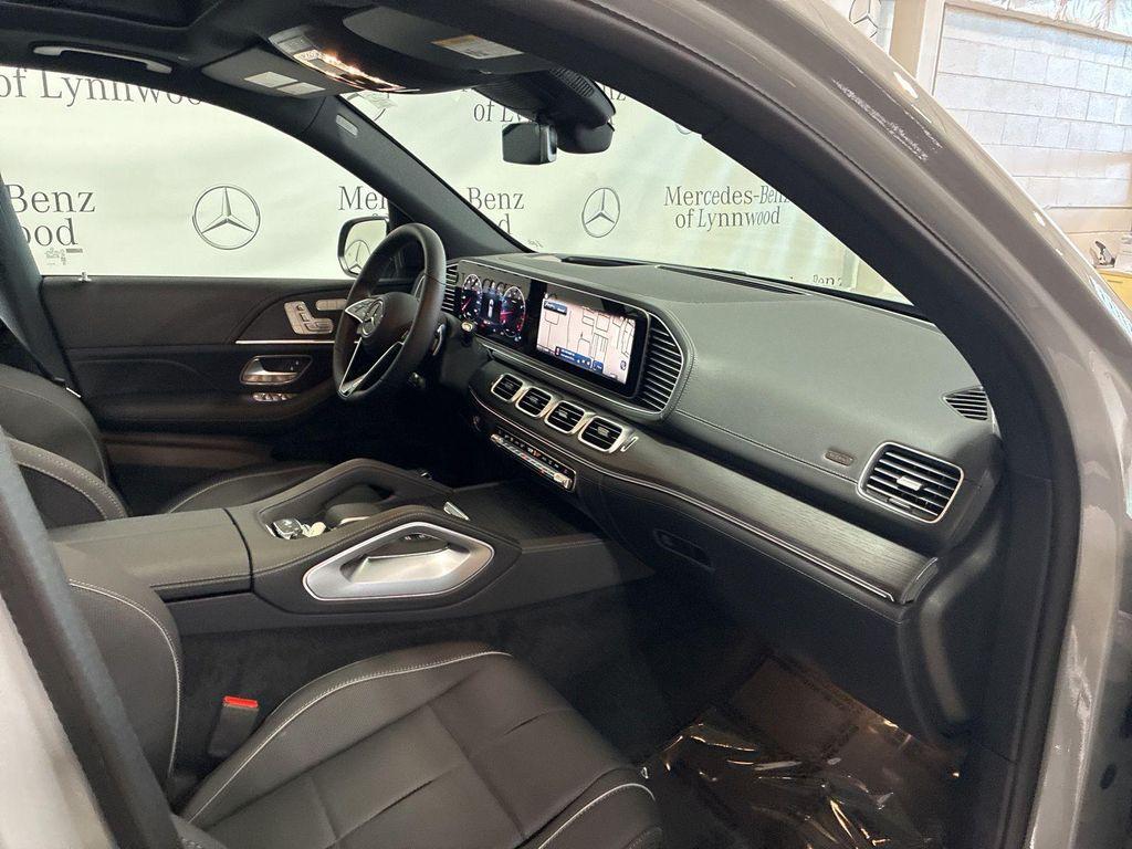 new 2026 Mercedes-Benz GLE 580 car, priced at $107,345