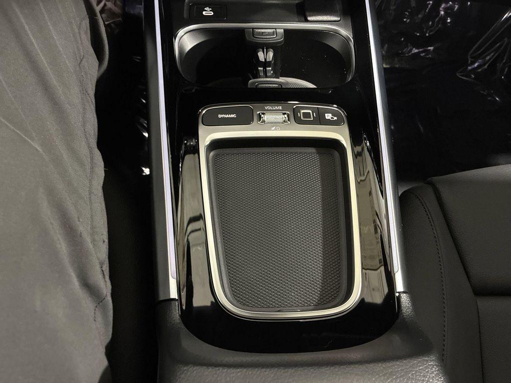 new 2025 Mercedes-Benz GLA 250 car, priced at $51,355