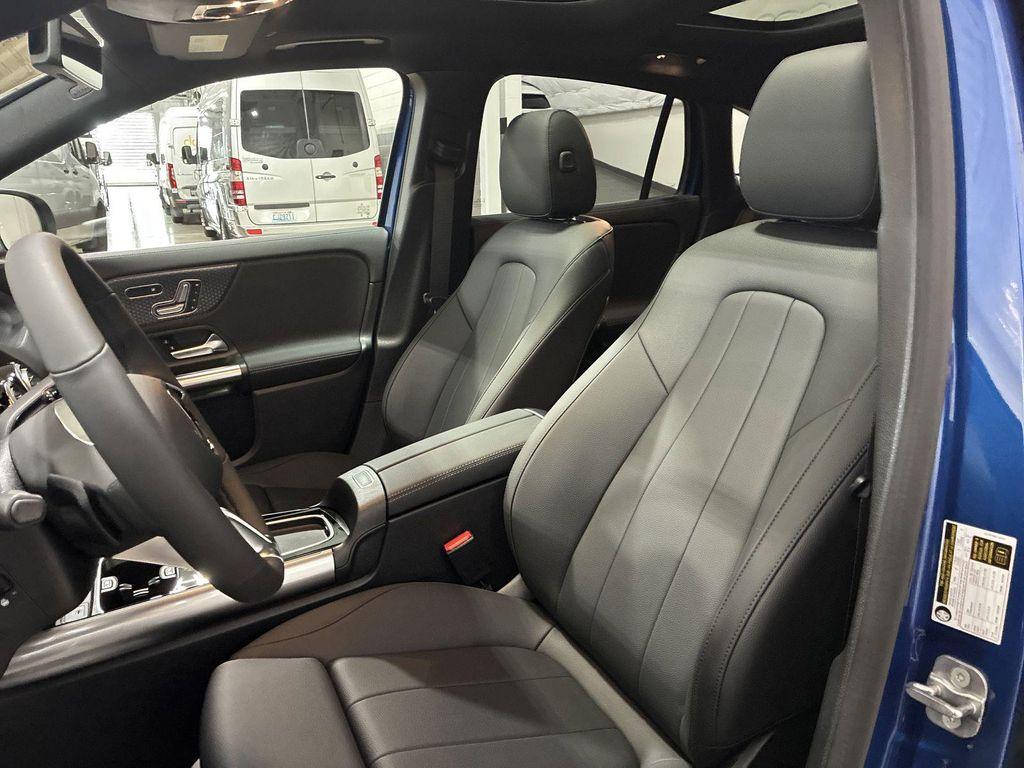 new 2025 Mercedes-Benz GLA 250 car, priced at $51,355