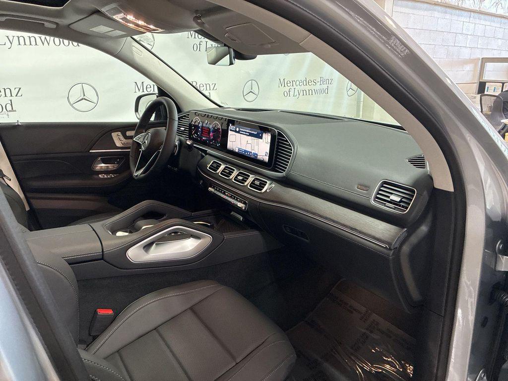 new 2026 Mercedes-Benz GLE 450 car, priced at $83,375