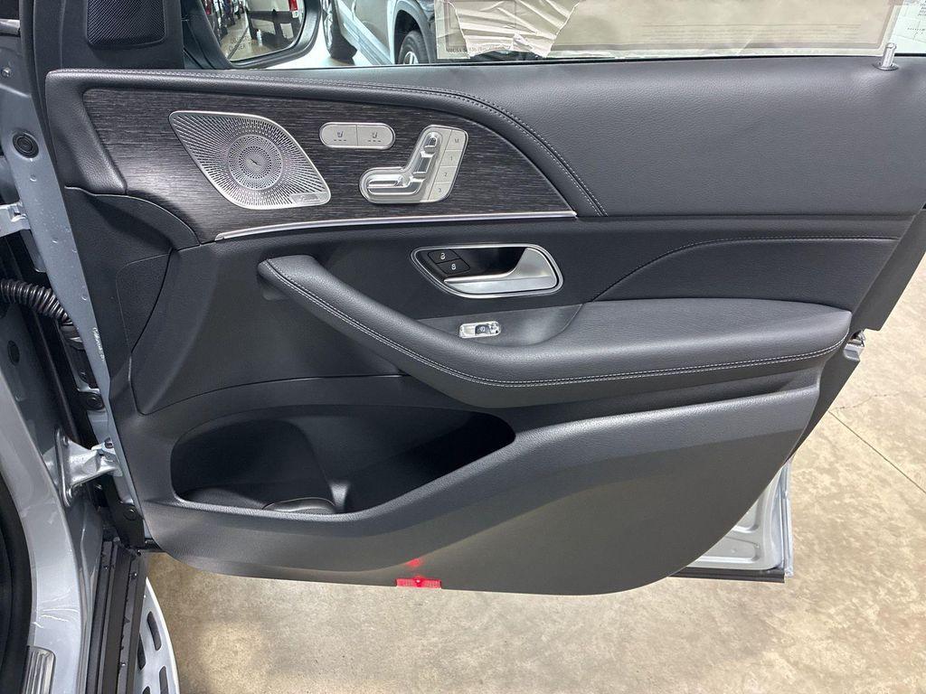 new 2026 Mercedes-Benz GLE 450 car, priced at $80,825