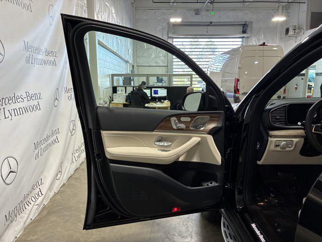 new 2025 Mercedes-Benz GLS 450 car, priced at $92,390