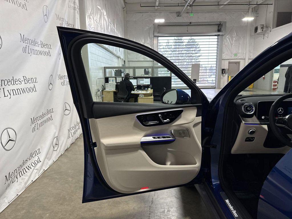 new 2025 Mercedes-Benz GLC 300 car, priced at $57,920