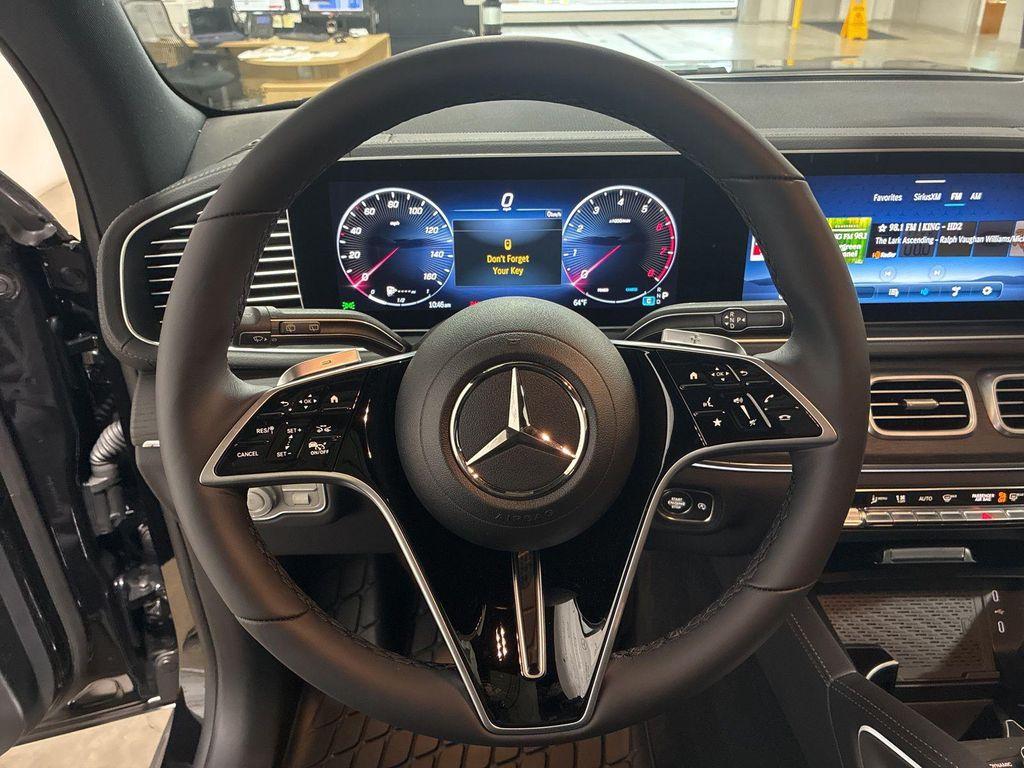 new 2025 Mercedes-Benz GLS 450 car, priced at $91,945