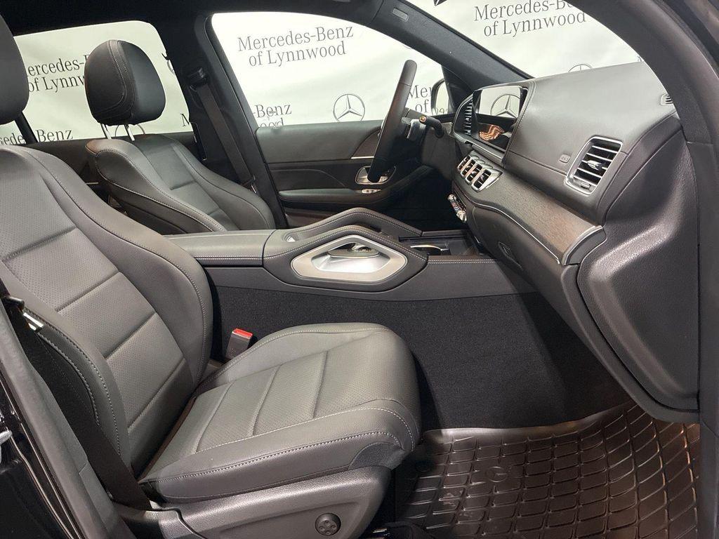 new 2025 Mercedes-Benz GLS 450 car, priced at $91,945