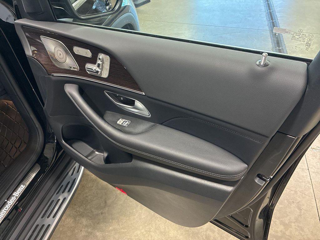new 2025 Mercedes-Benz GLS 450 car, priced at $92,275