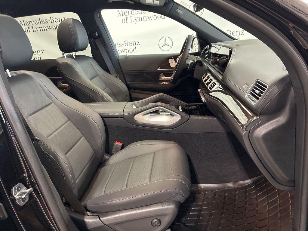 new 2025 Mercedes-Benz GLS 450 car, priced at $92,275