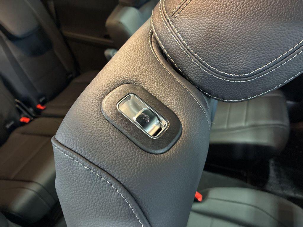 new 2025 Mercedes-Benz GLS 450 car, priced at $92,275