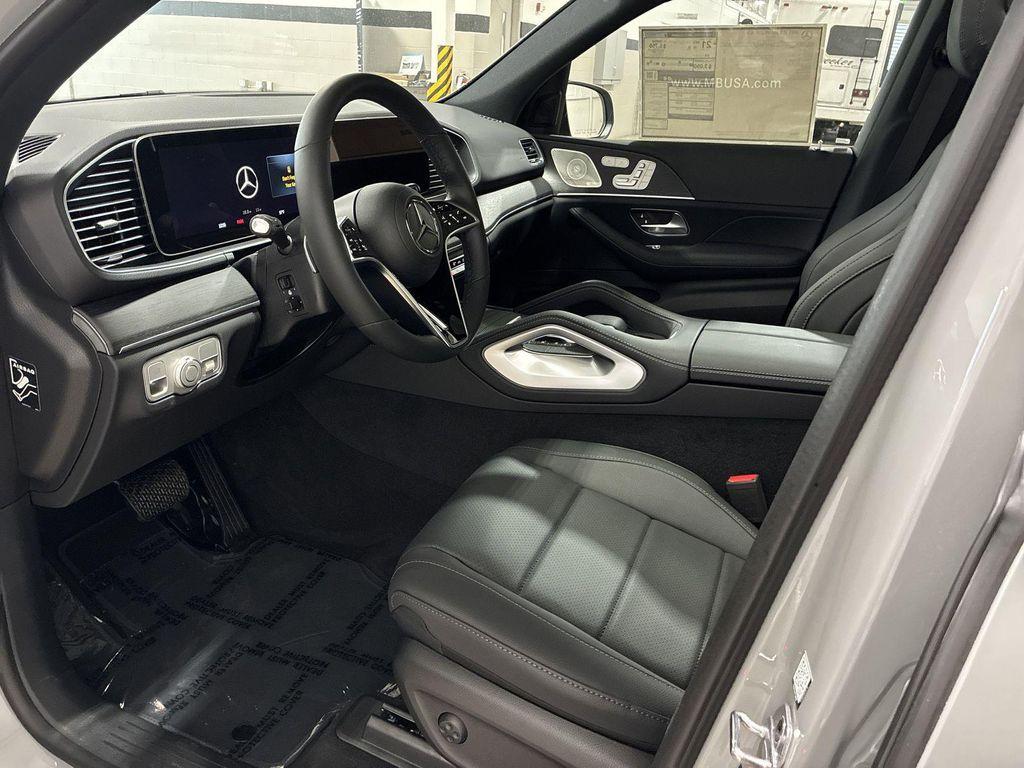 new 2025 Mercedes-Benz GLE 450 car, priced at $87,560