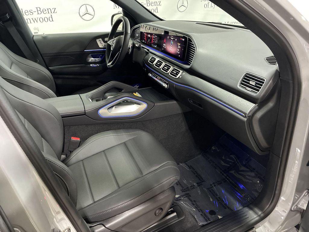 new 2025 Mercedes-Benz GLE 450 car, priced at $87,560
