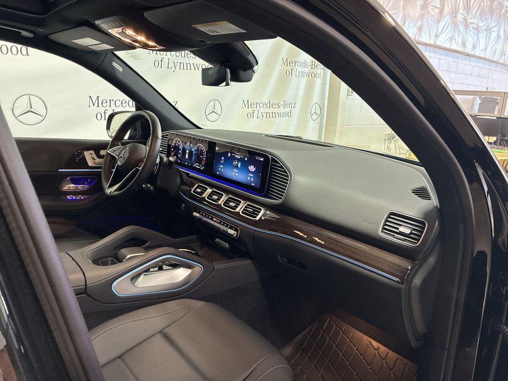 new 2025 Mercedes-Benz GLE 450e car, priced at $76,890