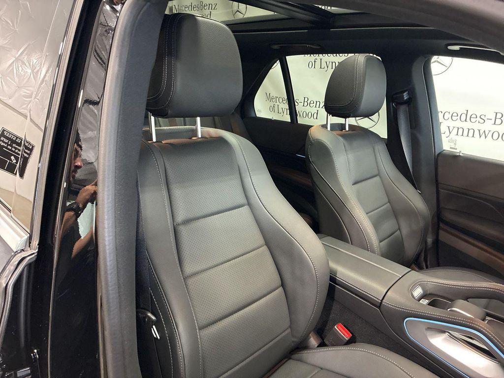new 2025 Mercedes-Benz GLE 450e car, priced at $76,890