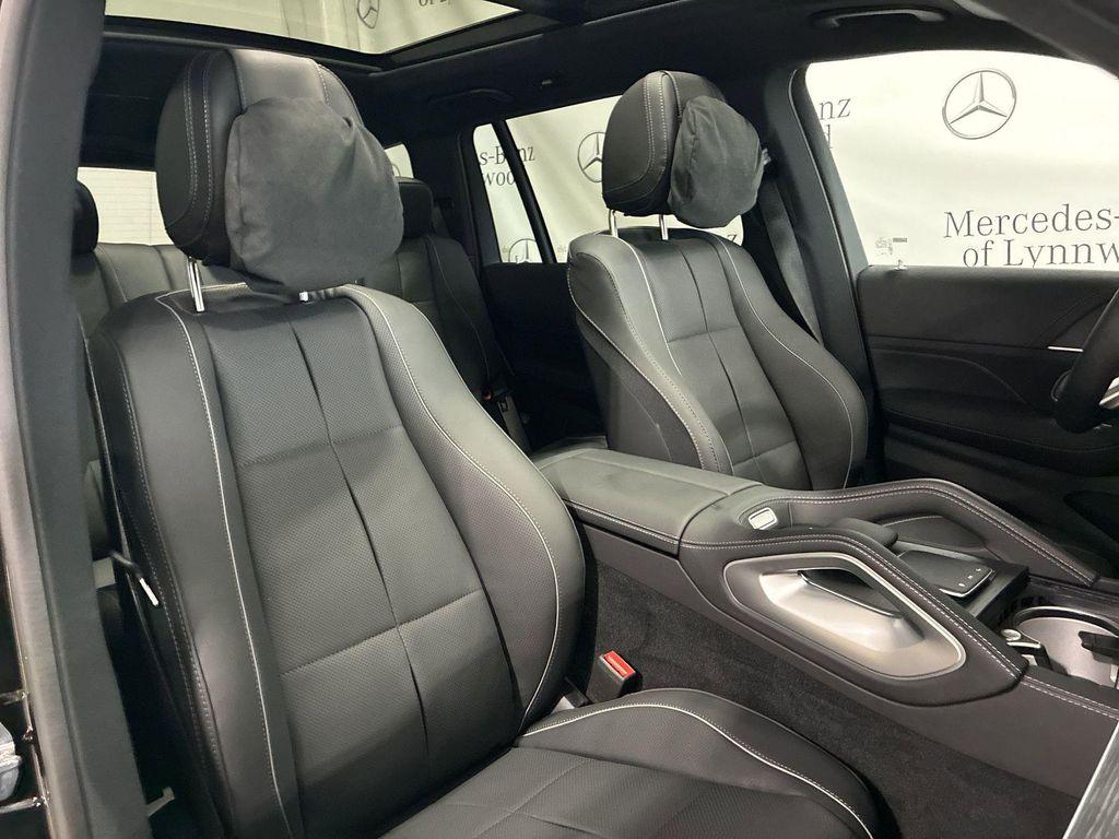 new 2025 Mercedes-Benz GLS 580 car, priced at $122,910