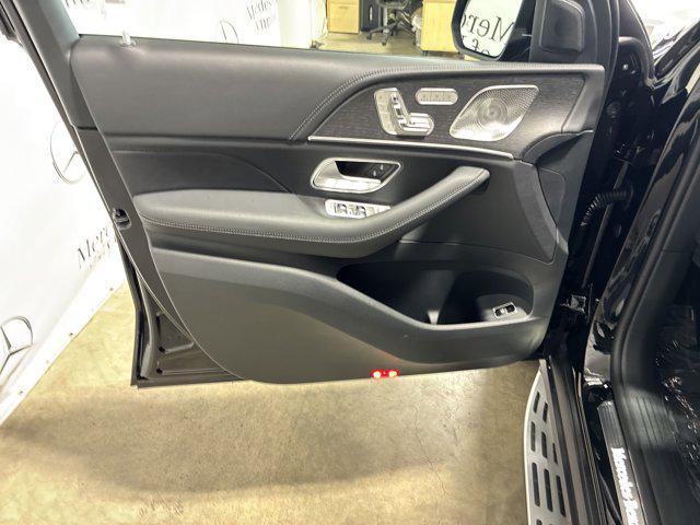 new 2025 Mercedes-Benz GLS 580 car, priced at $122,910