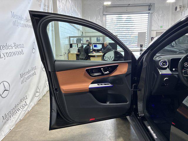 new 2025 Mercedes-Benz GLC 300 car, priced at $61,635
