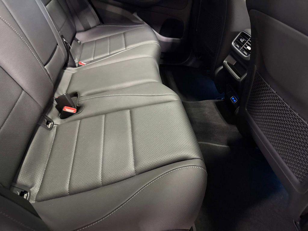 new 2025 Mercedes-Benz GLE 450 car, priced at $75,795