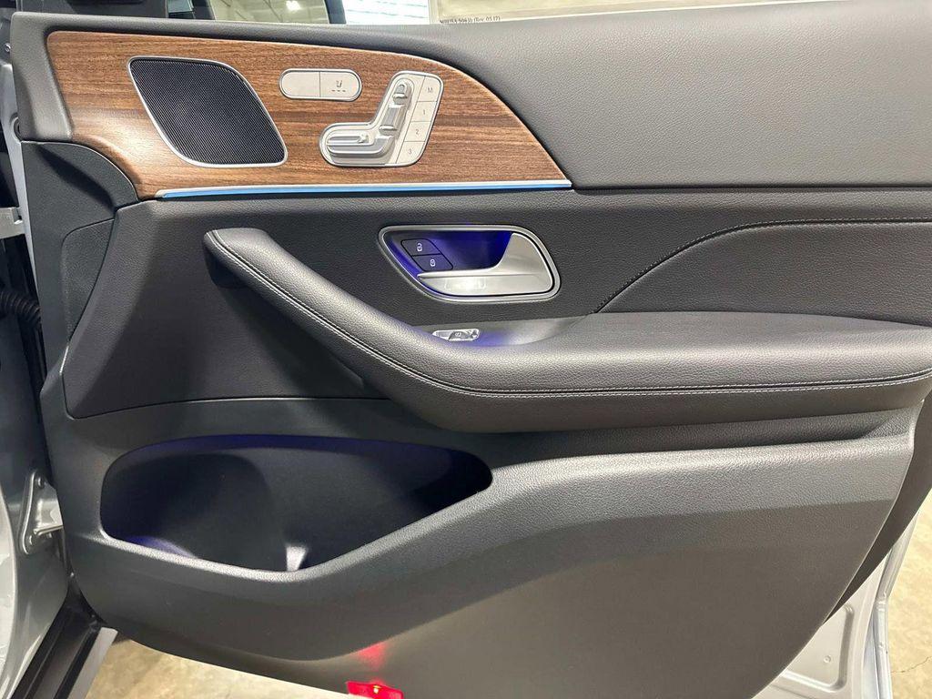 new 2025 Mercedes-Benz GLE 450 car, priced at $75,795