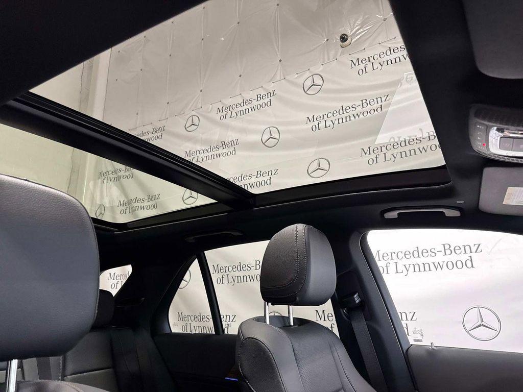 new 2025 Mercedes-Benz GLE 450 car, priced at $75,795
