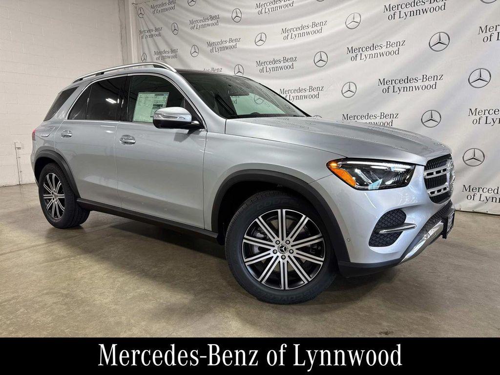 new 2025 Mercedes-Benz GLE 450 car, priced at $75,795
