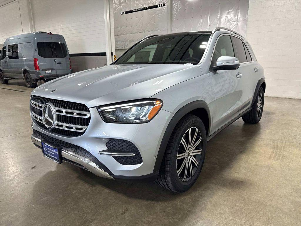 new 2025 Mercedes-Benz GLE 450 car, priced at $75,795